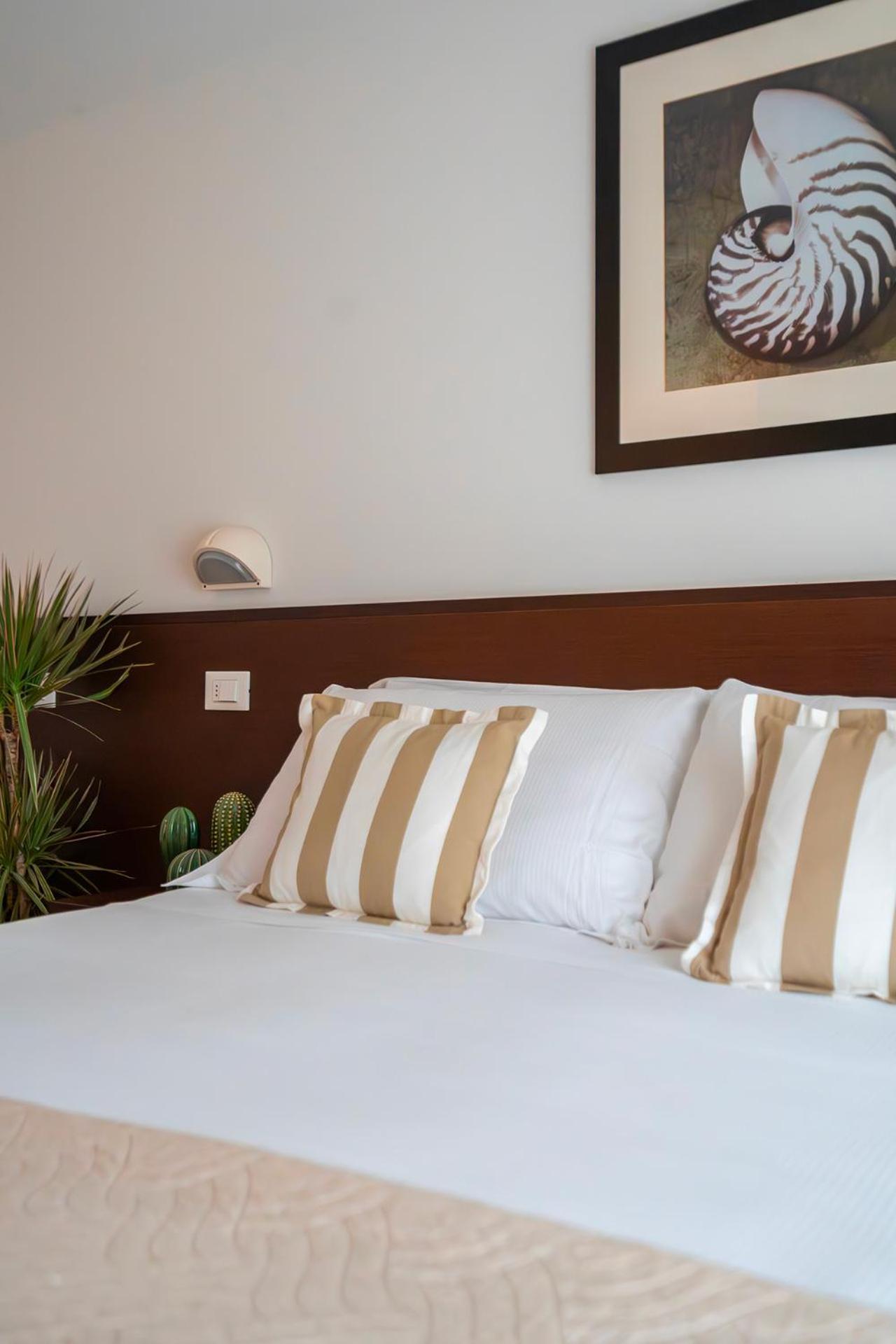 Hotel Carmen Риччоне Экстерьер фото